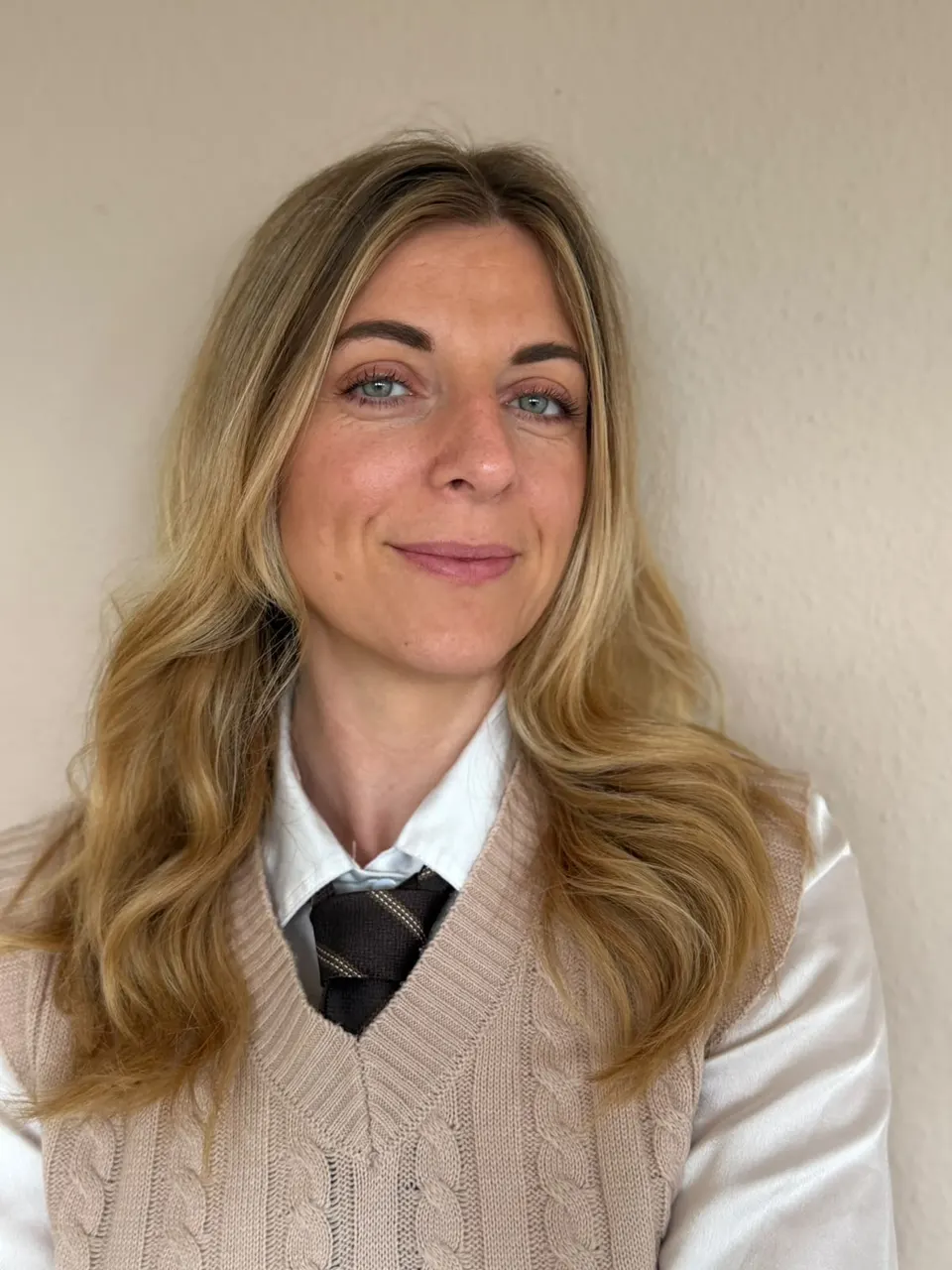 Portrait de Mélanie Garau, fondatrice et formatrice du centre de formation ORA